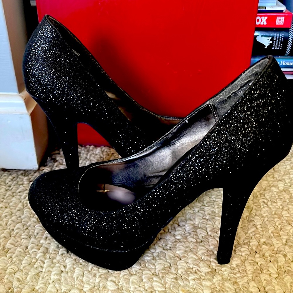 Black Glitter platform heels  size 6